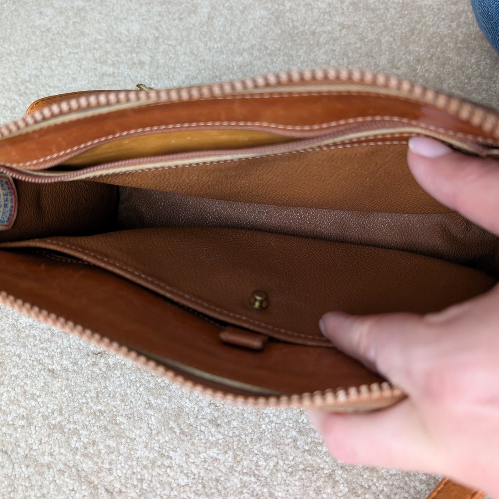 Vintage Dooney and Bourke Purse - Picture 12 of 14